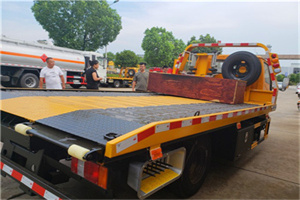 让胡路附近拖车电话号码服务