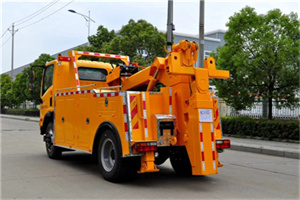 让胡路高速路拖车费